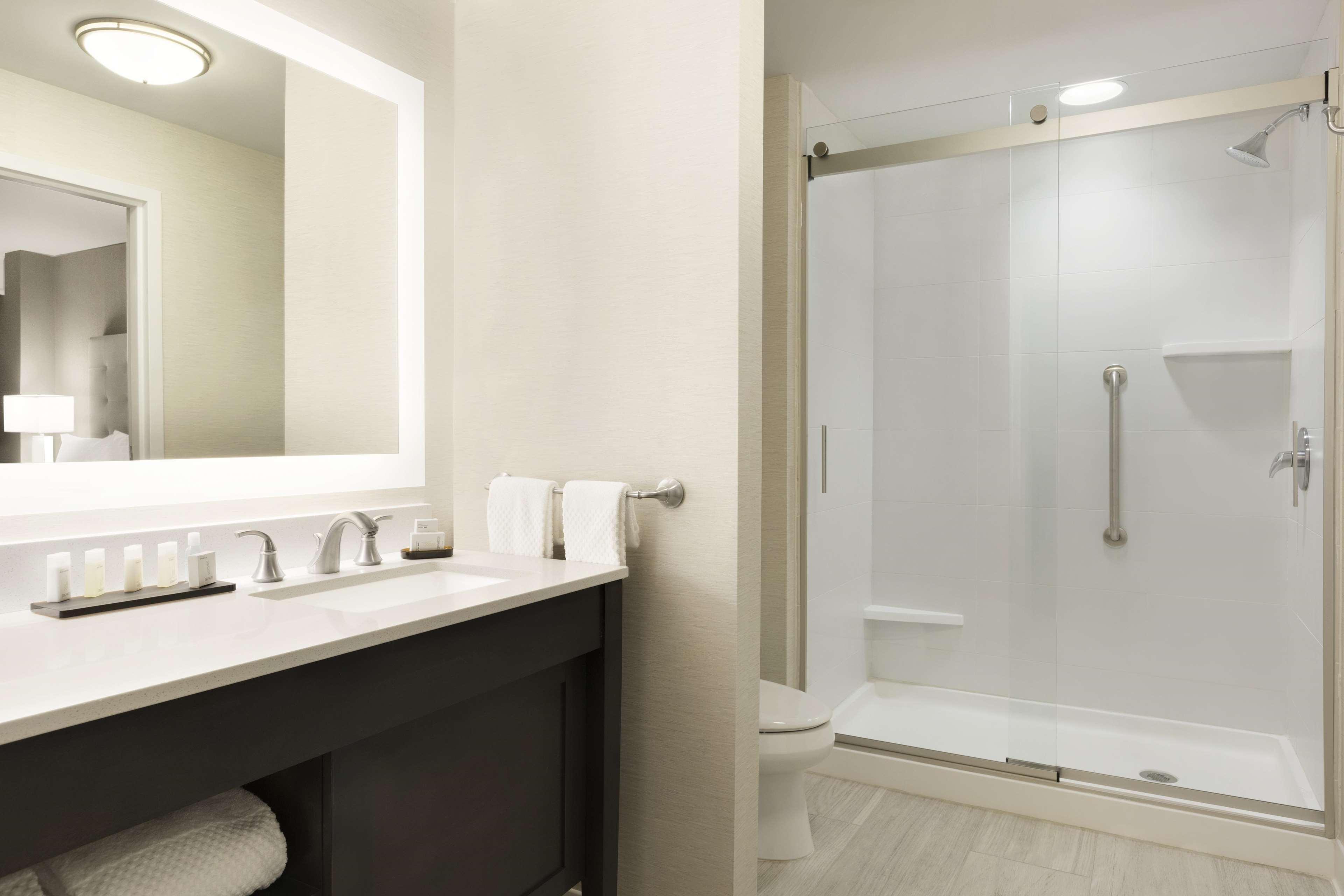 Embassy Suites By Hilton Greenville Downtown Riverplace מראה חיצוני תמונה