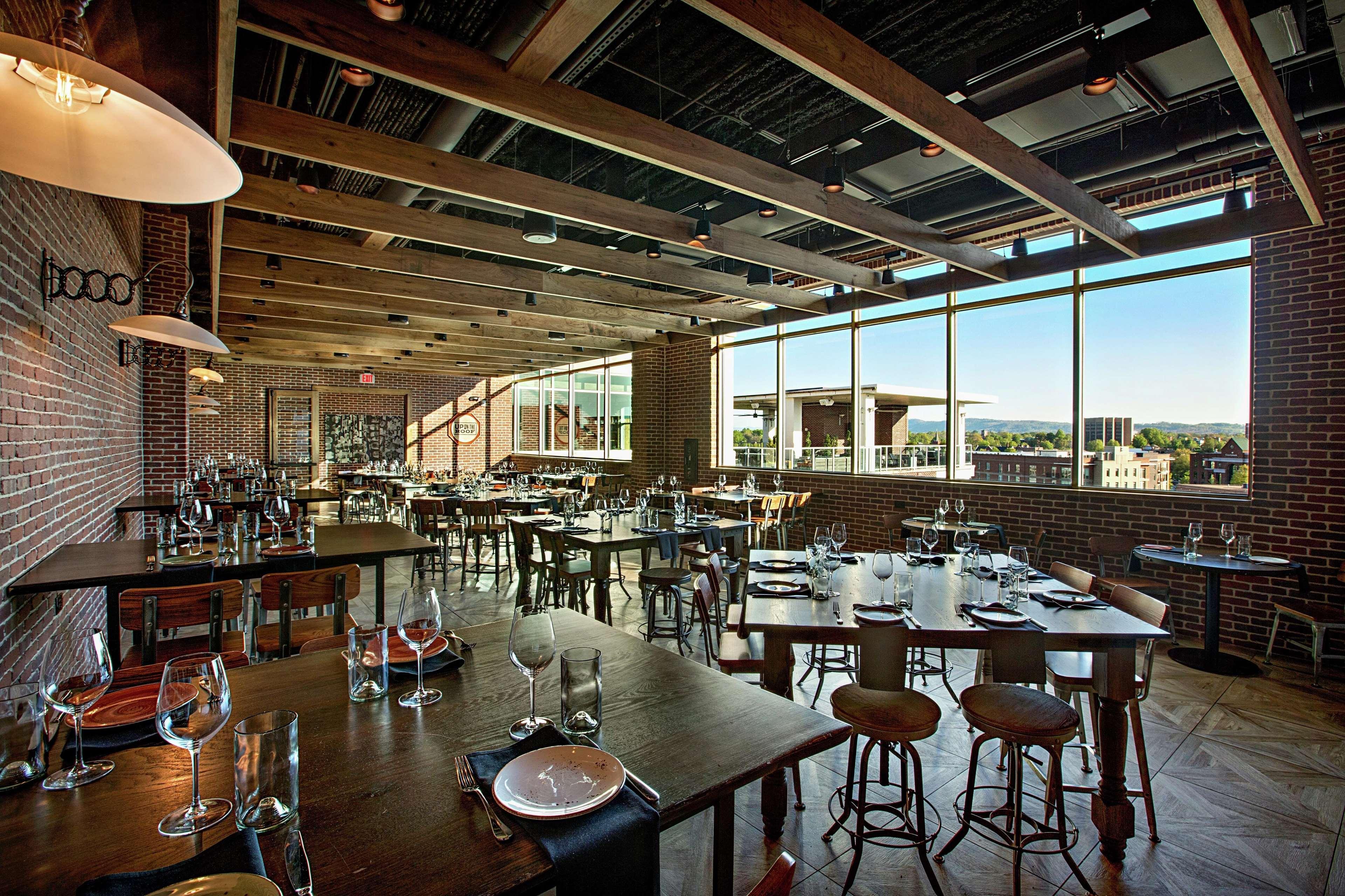 Embassy Suites By Hilton Greenville Downtown Riverplace מראה חיצוני תמונה