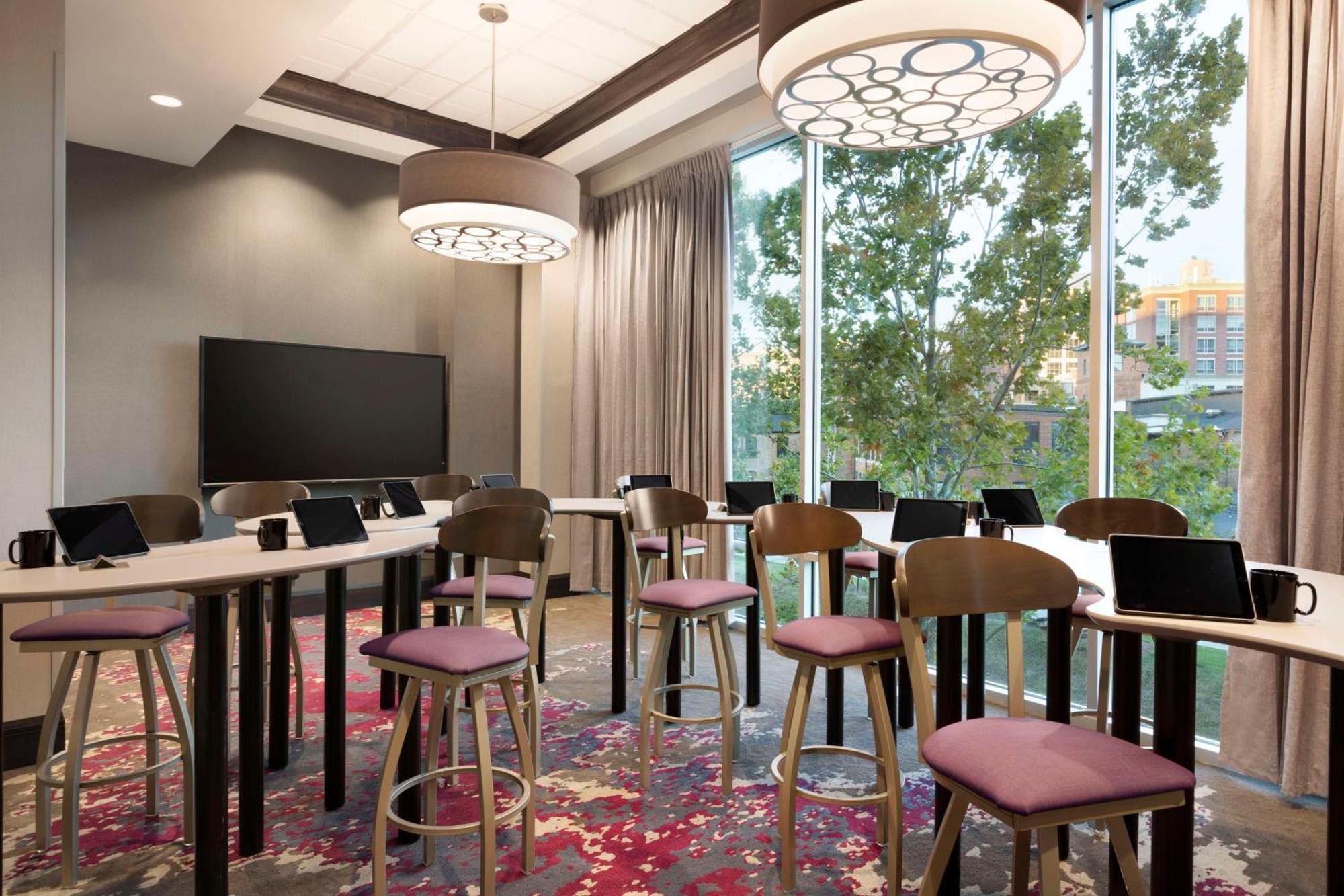 Embassy Suites By Hilton Greenville Downtown Riverplace מראה חיצוני תמונה