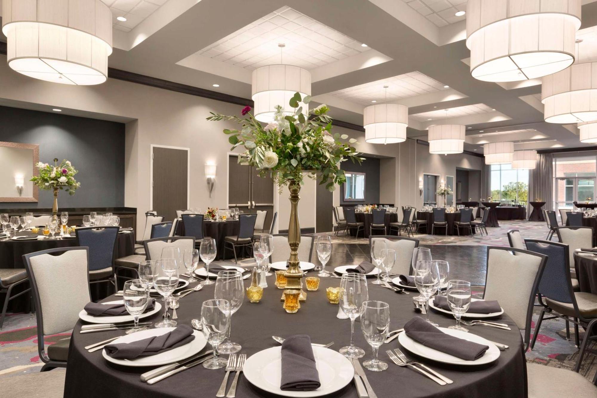Embassy Suites By Hilton Greenville Downtown Riverplace מראה חיצוני תמונה