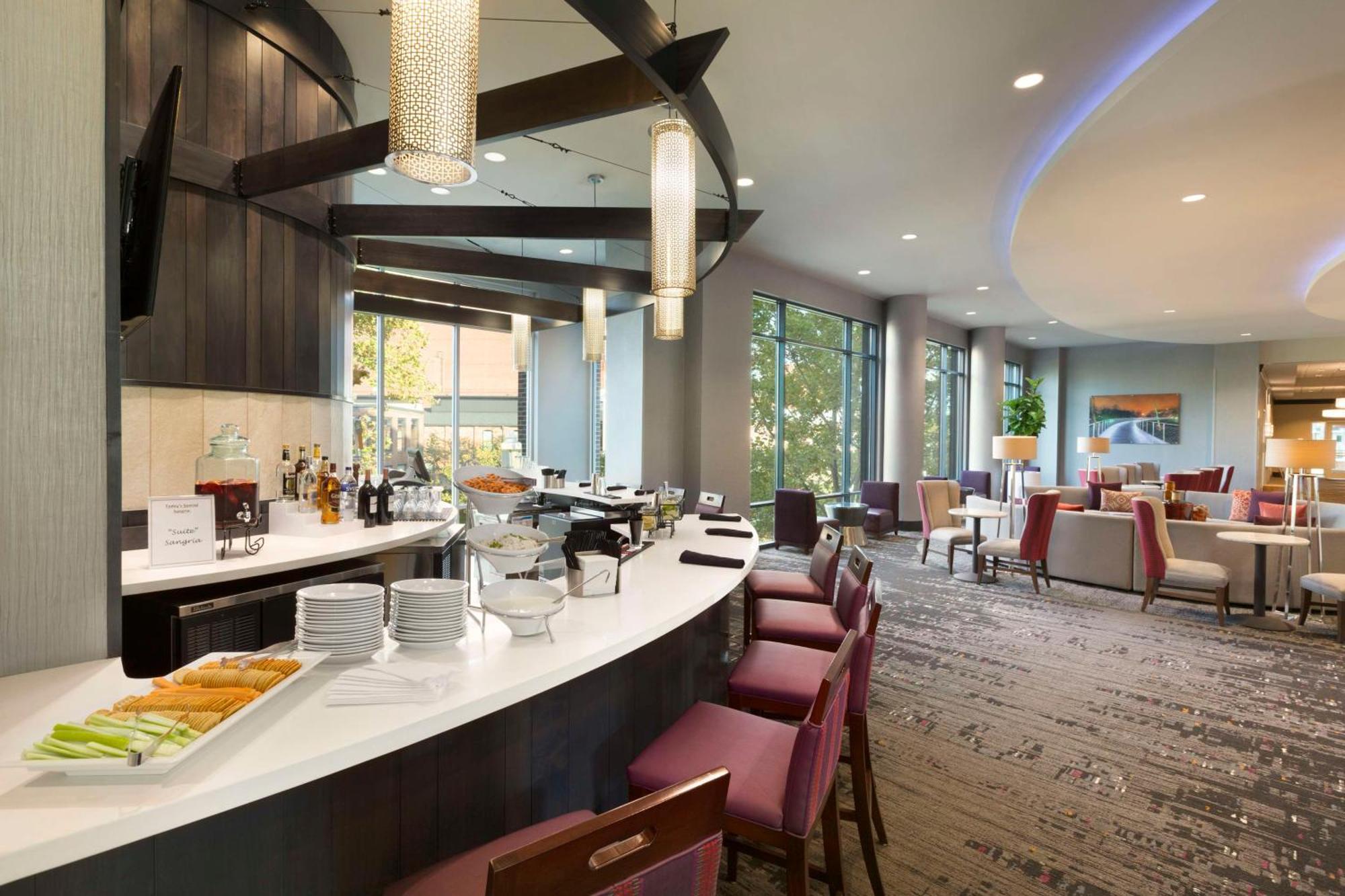 Embassy Suites By Hilton Greenville Downtown Riverplace מראה חיצוני תמונה