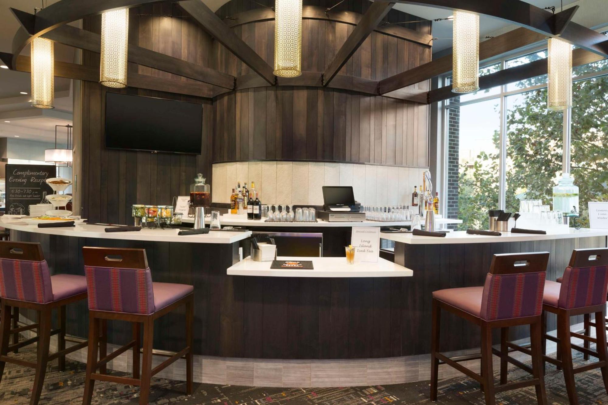 Embassy Suites By Hilton Greenville Downtown Riverplace מראה חיצוני תמונה